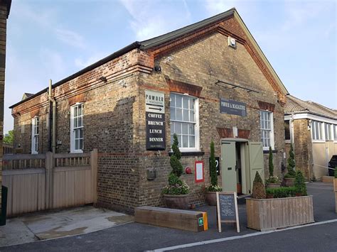 restaurants in upnor